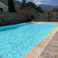 Appartement privé avec piscine - Sisco - Cap Corse, отель в городе Sisco