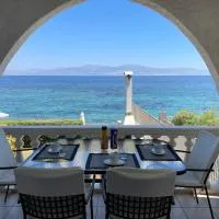 Maisonette by the sea, hotelli kohteessa Melíssion