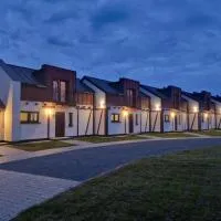 LuxDomki – hotel w mieście Kobylany