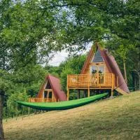Camp Nomad Sutjeska、ティエンティシュテのホテル