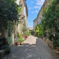 Maison Grand Rue - Vue Exceptionnelle sur le Luberon, hotel v destinácii Lauris