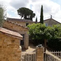 Charming small house close to Uzès, מלון בFoissac