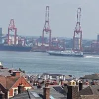 Superior, spacious apartment in New Brighton, near Liverpool, hotel in New Brighton
