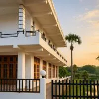 Swiss Bay Hotel & Resort-Arugambay, hotel em Pottuvil