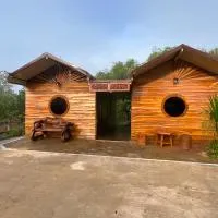 Baan Suan Pongsiri บ้านสวนพงษ์ศิริ, hotel i Ban Tha Sakae