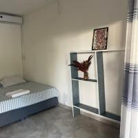 Sara Lodge Room 1, hotel near Prince Said Ibrahim International Airport - HAH, Zivandani
