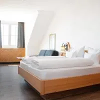 Self-Check-in Hotel VinoQ Mistelbach، فندق في ميستل باخ