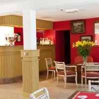 Logis hôtel Ô en Couleur, hotel en Oucques