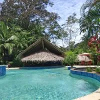 Hotel 3 Bamboo Ecolodge, hotel di Cahuita