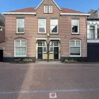Stadslogement No 11-13, готель у місті Гардервейк