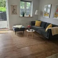 Lejlighed A med dejlig gårdhave på Thurø Kæledyr er IKKE gratis og skal tilføjes, hotel in Svendborg