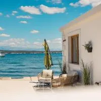Villa Škalja Beachfront House Magazin, hotel em Zdrelac