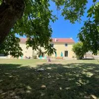 Les Marronniers, hotel Savoisy városában