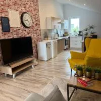 120m2 APARTAMENT LAS I JEZIORO, viešbutis mieste Čluchuvas