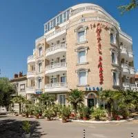 Family Hotel Paros, hotel v mestu Pomorie