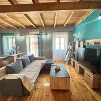 Vitos Village House, готель у місті Ágios Matthaíos