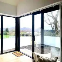 Rowan Beg Retreat Lake View Apartment โรงแรมในเรนวิล