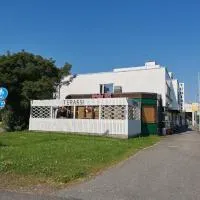 Hotel Turistihovi، فندق في كووفولا
