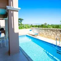 Pyrgos Spring pool apartment, hotelli kohteessa Maleme
