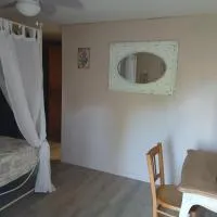La cabane de Lancelot Chambre Romance، فندق في Laperrière-sur-Saône