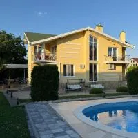 Aero Hotel, hotel Kisjenőben