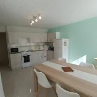 Charmante Maison de Village โรงแรมในRiotord