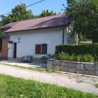 Baške Oštarije - kuća za odmor, готель у місті Brušane