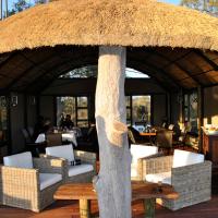 Nkasa Lupala Tented Lodge, hotel di Sangwali