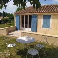 Domaine Guiton Cerise noire: Chamaret şehrinde bir otel