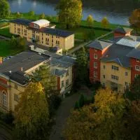 Parkhotel Bad Schandau - direkt an der Elbe، فندق في باد شانداو