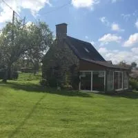 Cerisi-Belle-Étoile में, होटल Maison chaleureuse avec WIFI et animaux acceptés près du Mont de Cerisy - FR-1-497-40