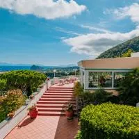 Hotel Villa Ireos, hotel v destinaci Casamicciola Terme
