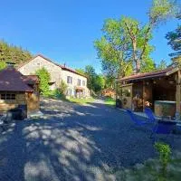 Gîte 6 personnes en pleine nature jacuzzi, sauna, kota, хотел в Laussonne