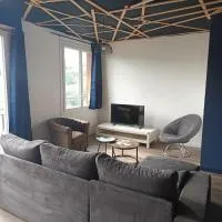Grand appartement avec belle vue, hotel a Uzerche
