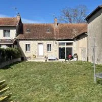 Lapeyrouse में, होटल Maison Hémera, une pause en Auvergne