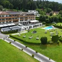 Dei Hotel Schönblick, hotel v destinaci Velden am Wörthersee