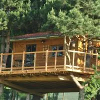 L'Etournelle - Cabane Perchée, ξενοδοχείο σε Chaussan