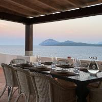 Design apartment overlooking the bay, hotel a Porto Rotondo
