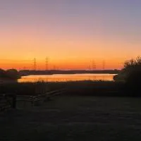Lake View Suite, Romney Marsh, מלון בLydd