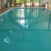 Gîte campagnard 11 personnes, hotel din Saint-Georges-de-Reintembault