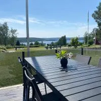 Brand new cottage with sea view, hotel em Arnäsvall