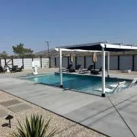 Joshua Tree Poolside Escape!, Hotel in Twentynine Palms