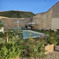 Partie de villa, hotel u gradu 'Velleron'