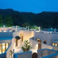 Beifei Garden--Majestic Great Wall View Exclusive Hot Spring Villa,5 minutes' walk to Badaling Shuiguan Great Wall,Rooftop Infinity Pool with Panoramic Great Wall Views,Free Coffee, Laundry: Xibozi şehrinde bir otel