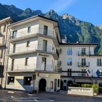 Hotel San Lorenzo Chiavenna, hotel v destinaci Chiavenna