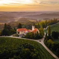 Dvorec Jeruzalem، فندق في Ivanjkovci