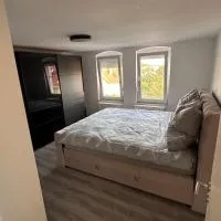 Viesnīca Stadtnahe Dachgeschosswohnung pilsētā Fuldatal