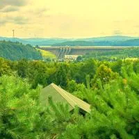 Bieszczady Pod Dębem Solina,索利納的飯店