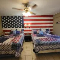 Hill Country Lodge and Mini Storages，Buchanan Dam的飯店