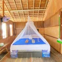 Famwall Homestay Raja Ampat, hotel di Keruo